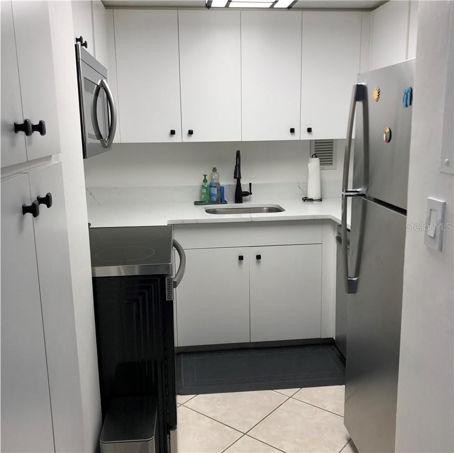 880 Mandalay Ave #N412 - Photo 7 of 33