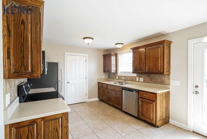108 Chasity Ln - Photo 2 of 17