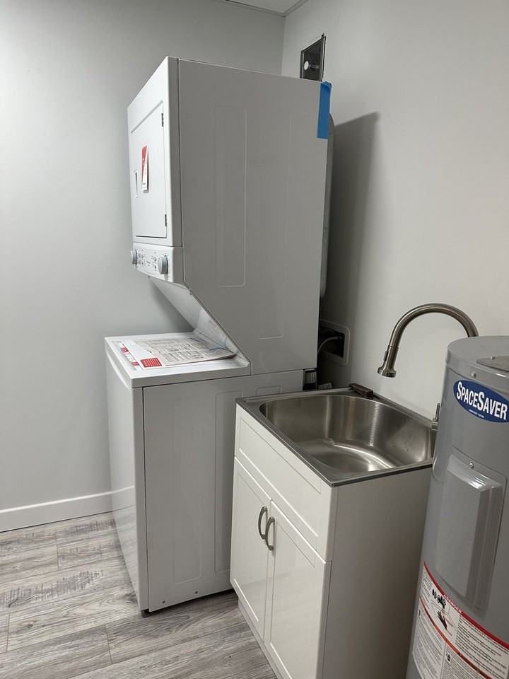 1500 Ouellette Suites - Photo 2 of 10