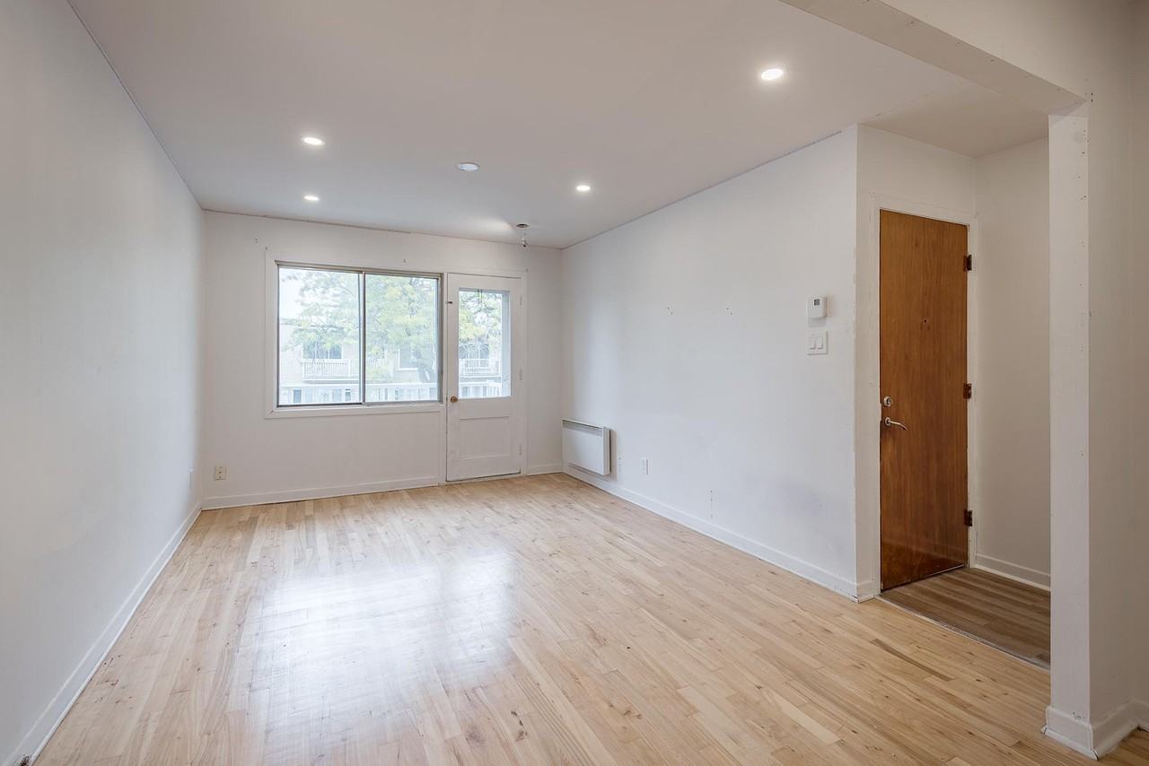 3270 Av. Henri-de Salières - Photo 2 of 17