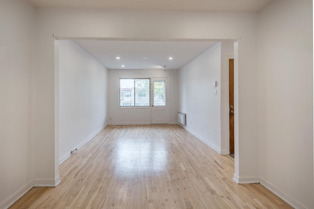 3270 Av. Henri-de Salières - Photo 3 of 17