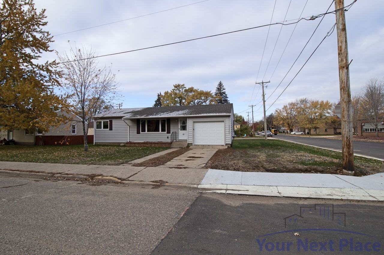 61 Central Avenue North - Photo 2 of 19