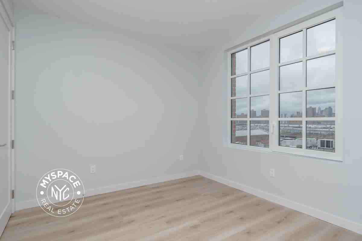 251 Front St #4J - Photo 5 of 19