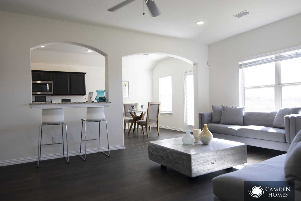 10222 Spearmint Ln - Photo 3 of 7