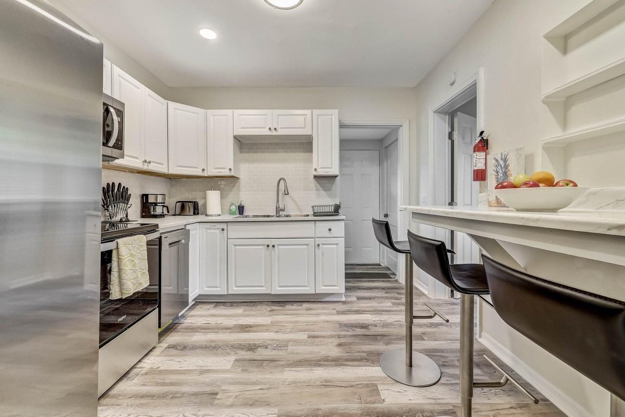 Blount Avenue - Photo 6 of 18