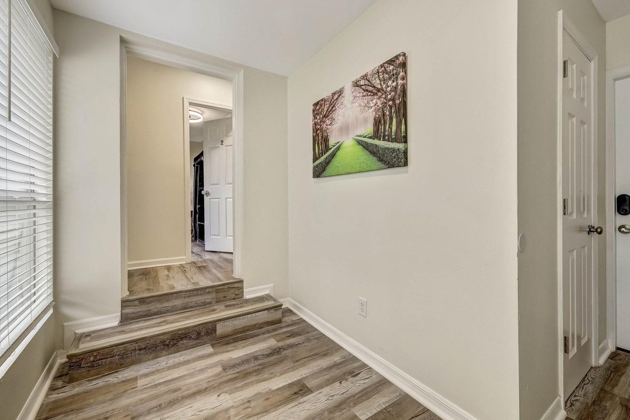 Blount Avenue - Photo 2 of 18