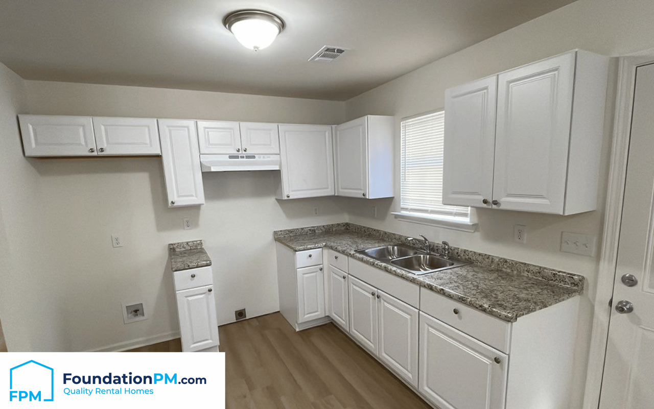 3751 Oak Lake Ln #1 - Photo 3 of 15