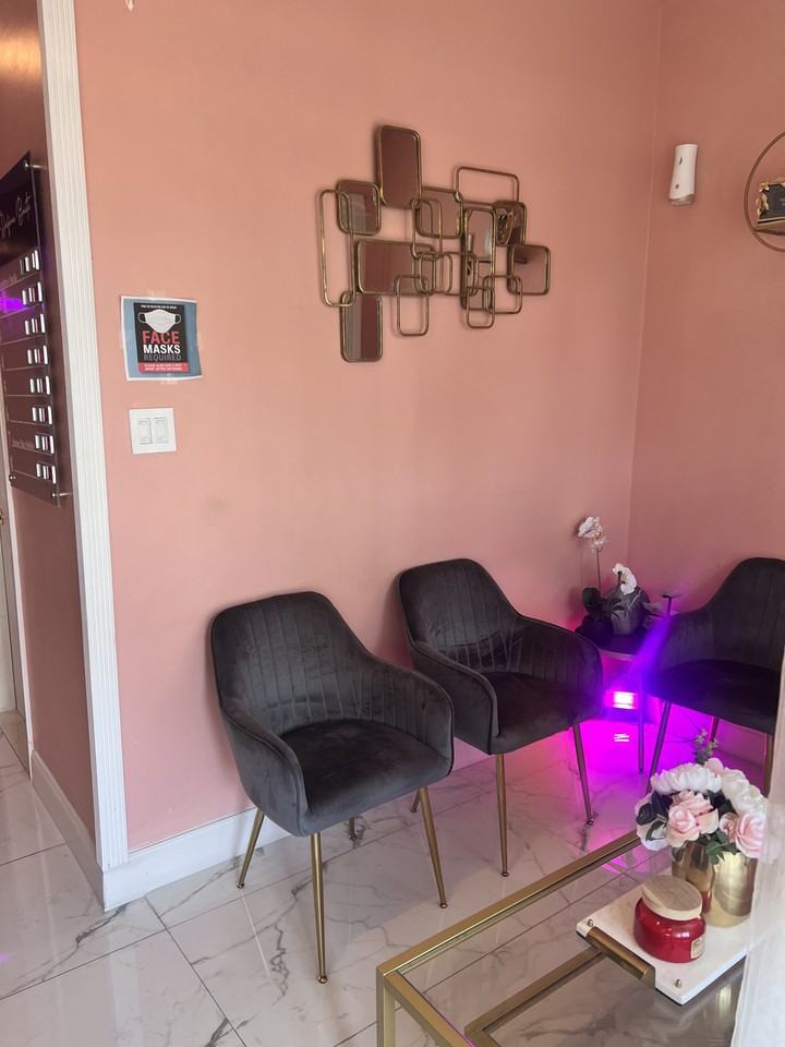 2121 West Oakland Park Boulevard - Photo 3 of 4