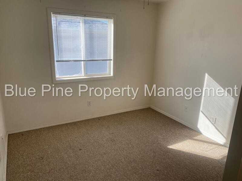 952 Anne St #4 - Photo 5 of 8