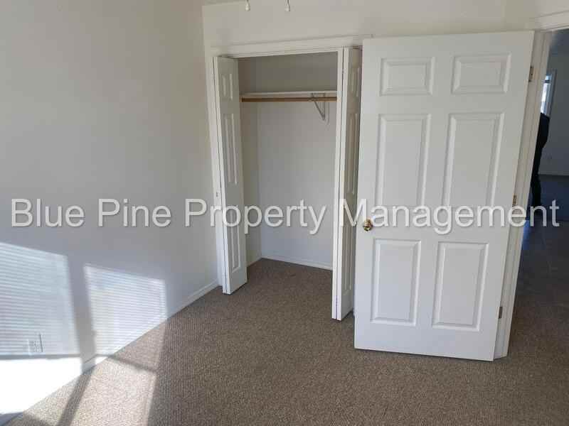 952 Anne St #4 - Photo 6 of 8
