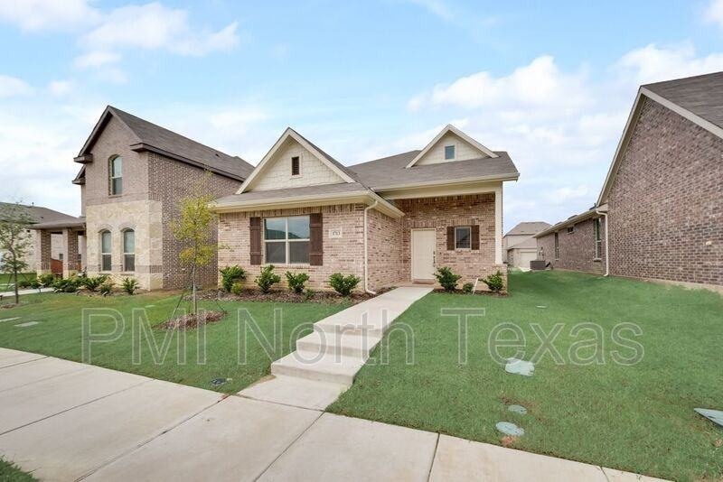 1713 Wayne Ln - Photo 4 of 28
