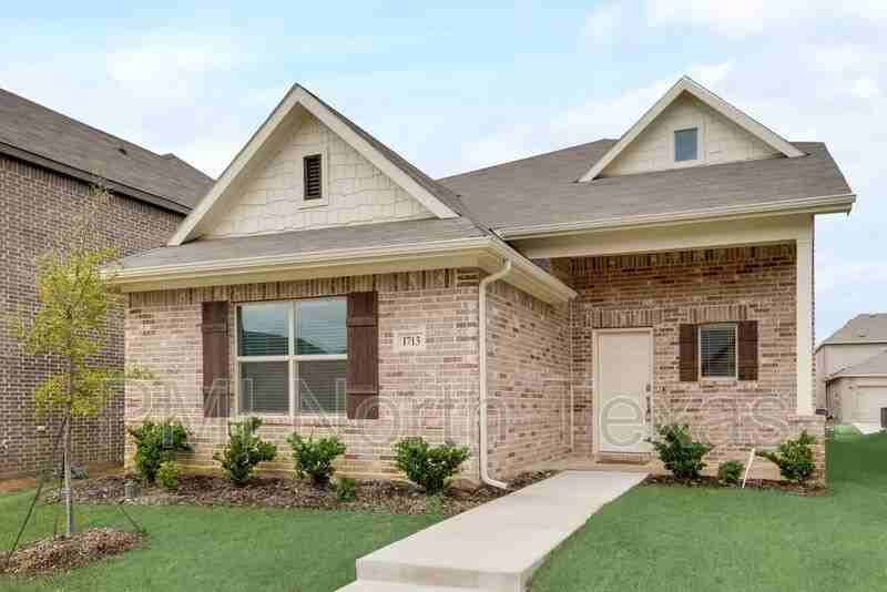 1713 Wayne Ln - Photo 5 of 28