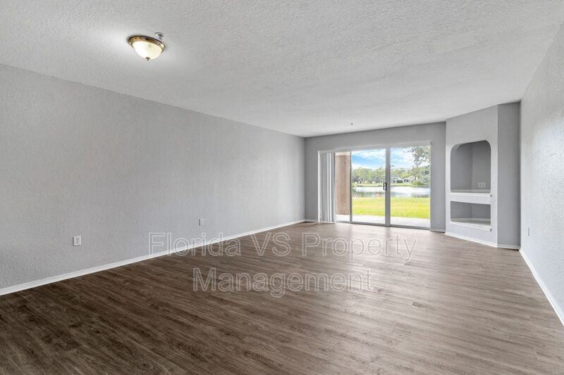 13929 Fairway Island Dr #812 - Photo 5 of 15