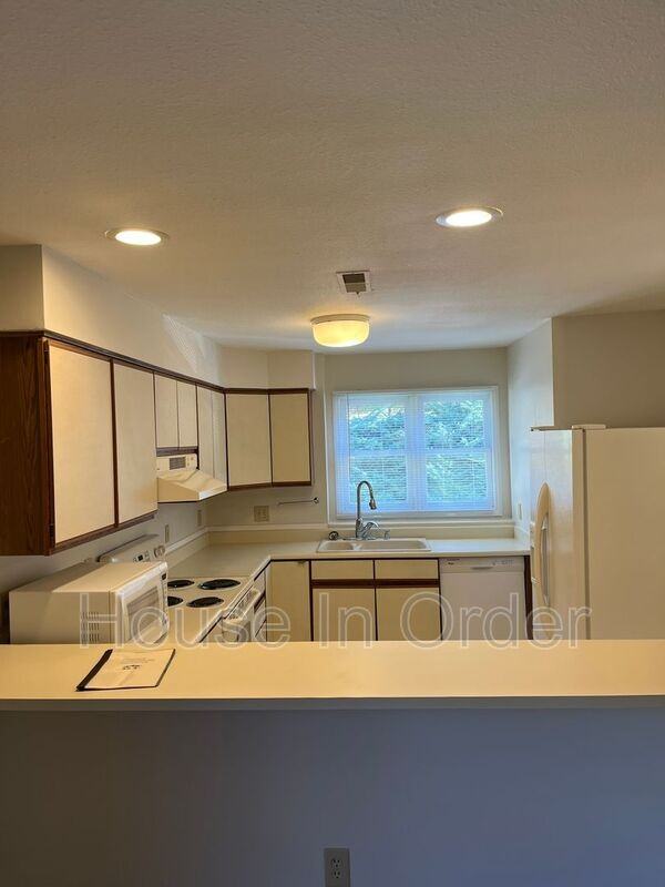 4 Timberlake Dr - Photo 4 of 9