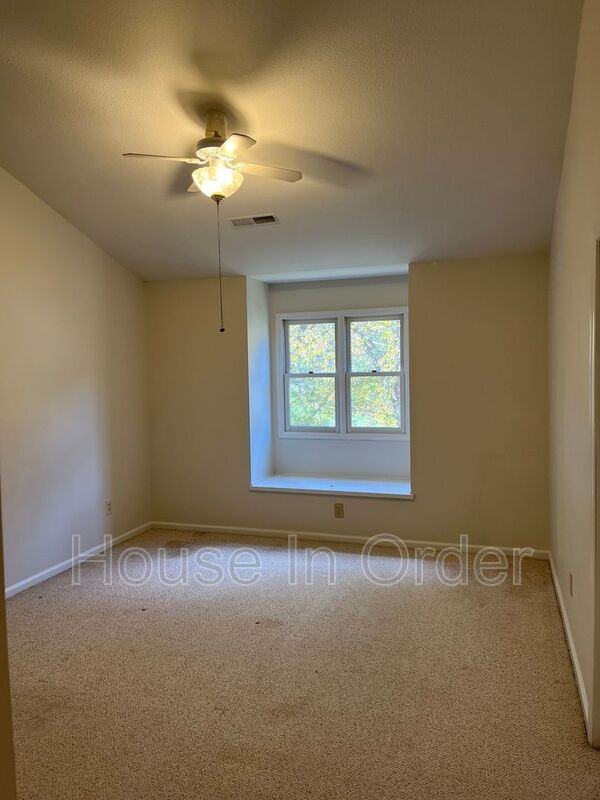 4 Timberlake Dr - Photo 5 of 9