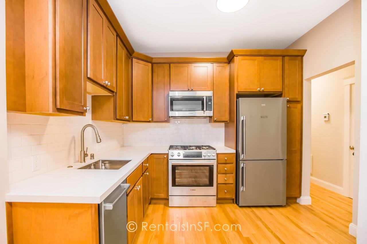 282 Linden St - Photo 2 of 8