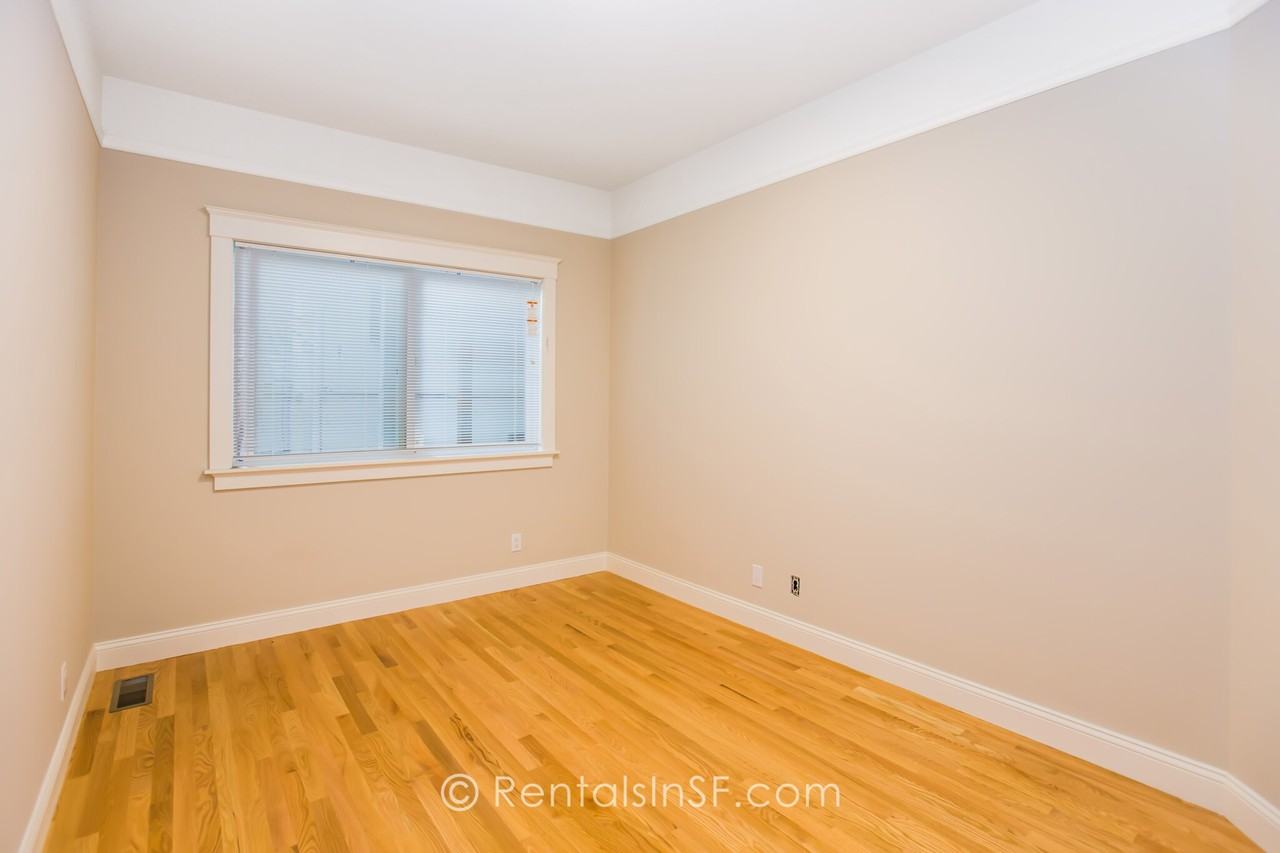 282 Linden St - Photo 4 of 8