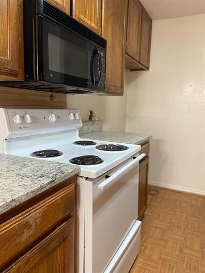 2318 Kingsford Court - Photo 2 of 13