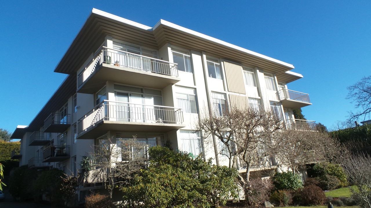 Newport Apartments 2314 Oak Bay Avenue 401, Oak Bay, BC V8R 1G9