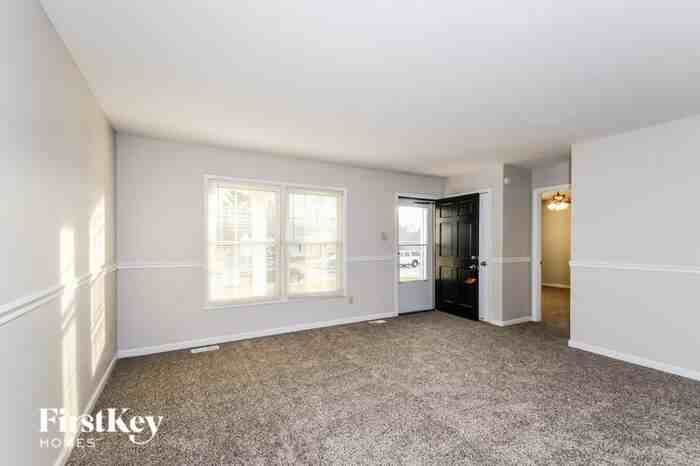 240 Barkwood Trails Dr - Photo 3 of 15