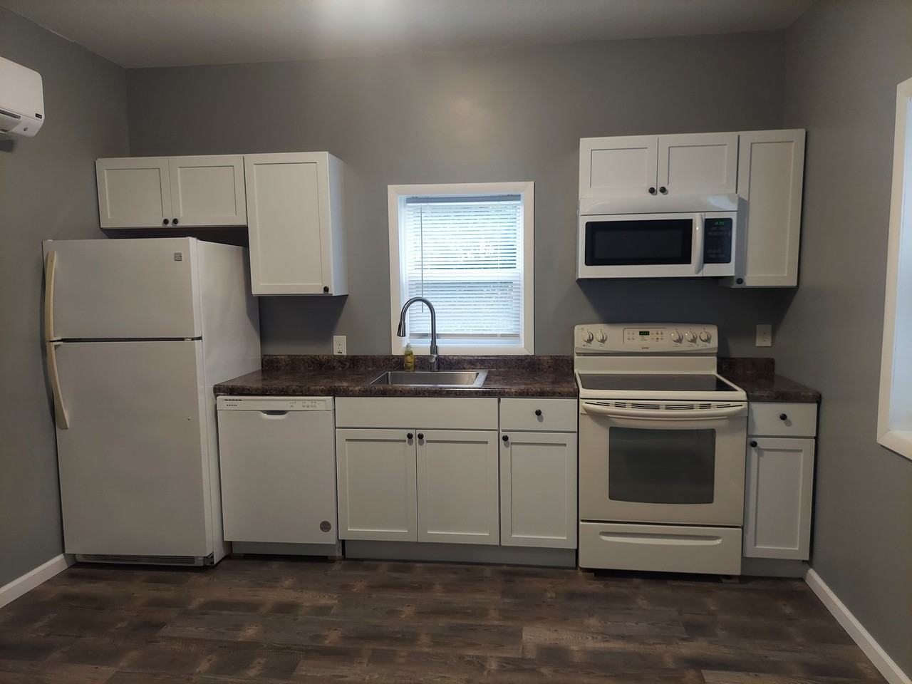 1342 Vernon St #1342 - Photo 3 of 9