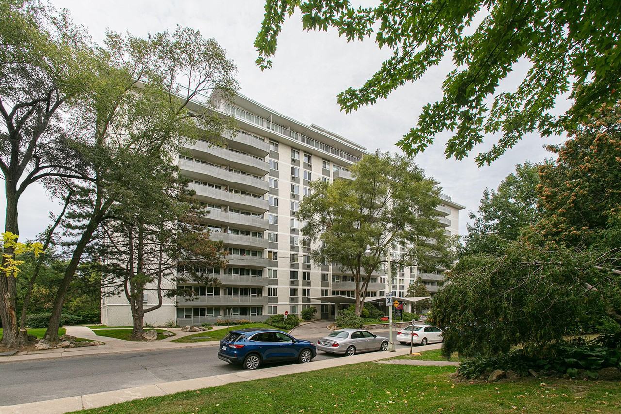 10 Shallmar Boulevard - Photo 3 of 19