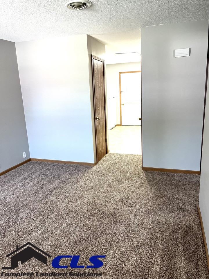 4299 S Avery St - Photo 6 of 22