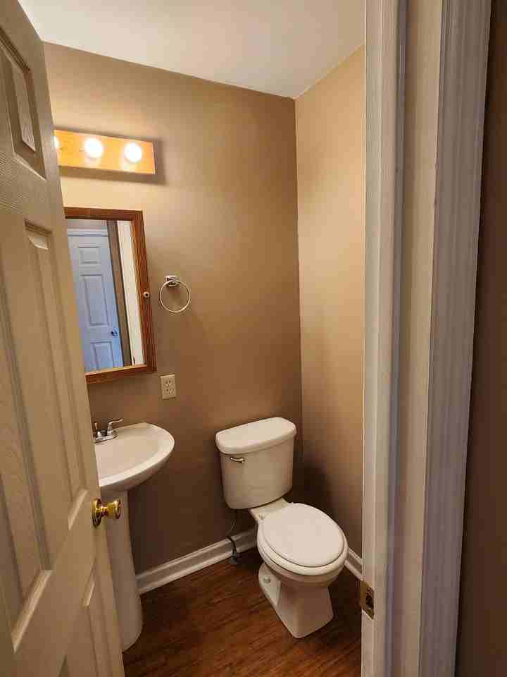 14 Windsor Ct #1 - Photo 5 of 11