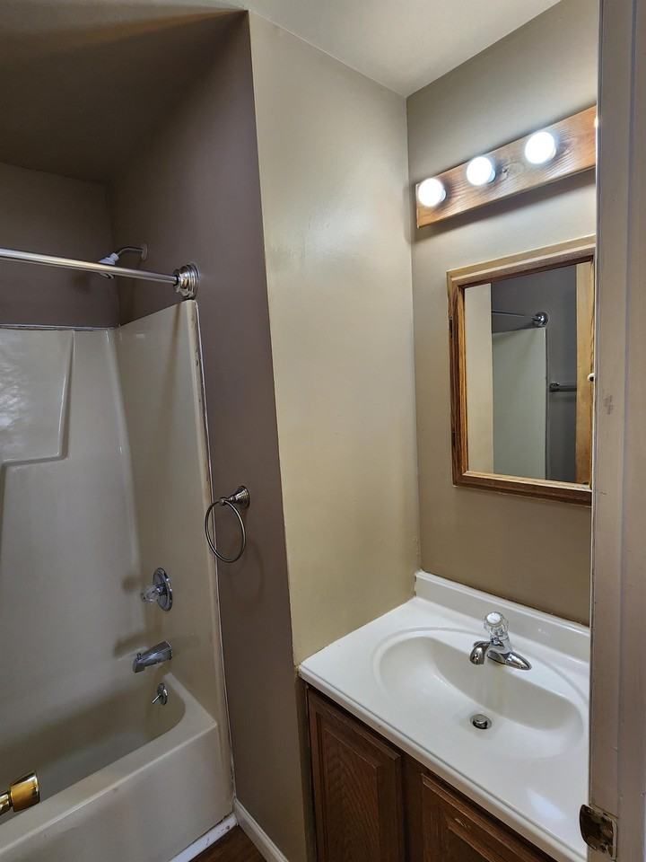 14 Windsor Ct #1 - Photo 6 of 11