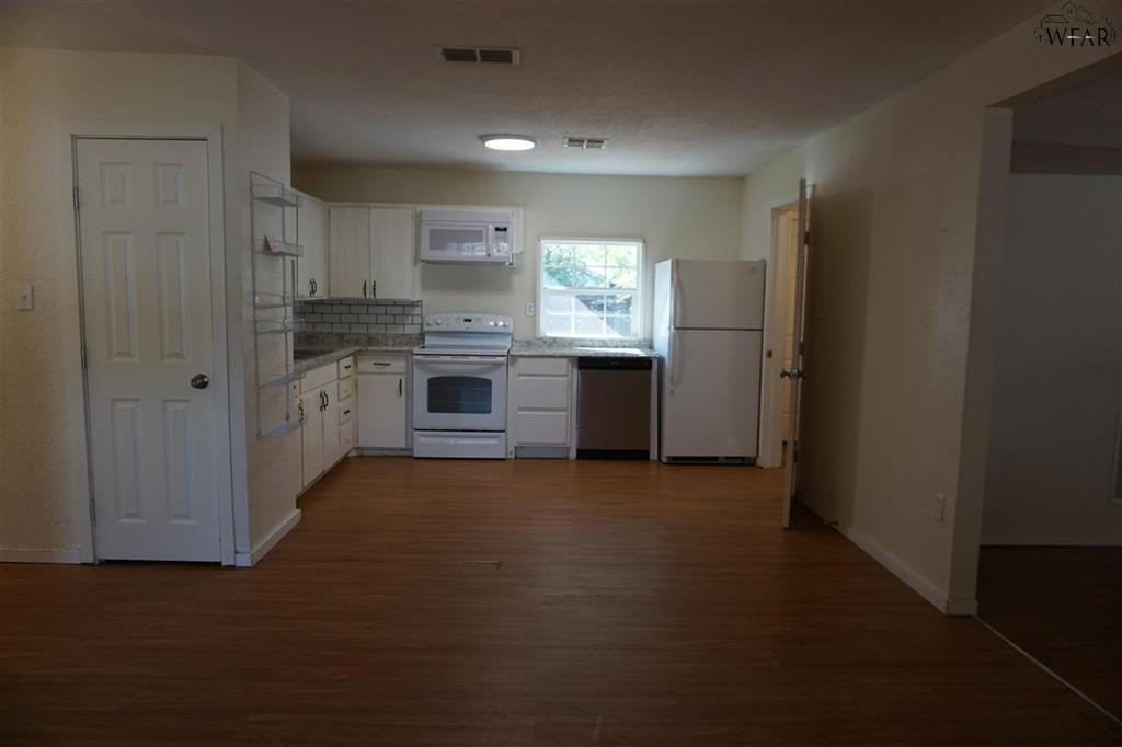 117 Westview Ln #1 - Photo 3 of 19