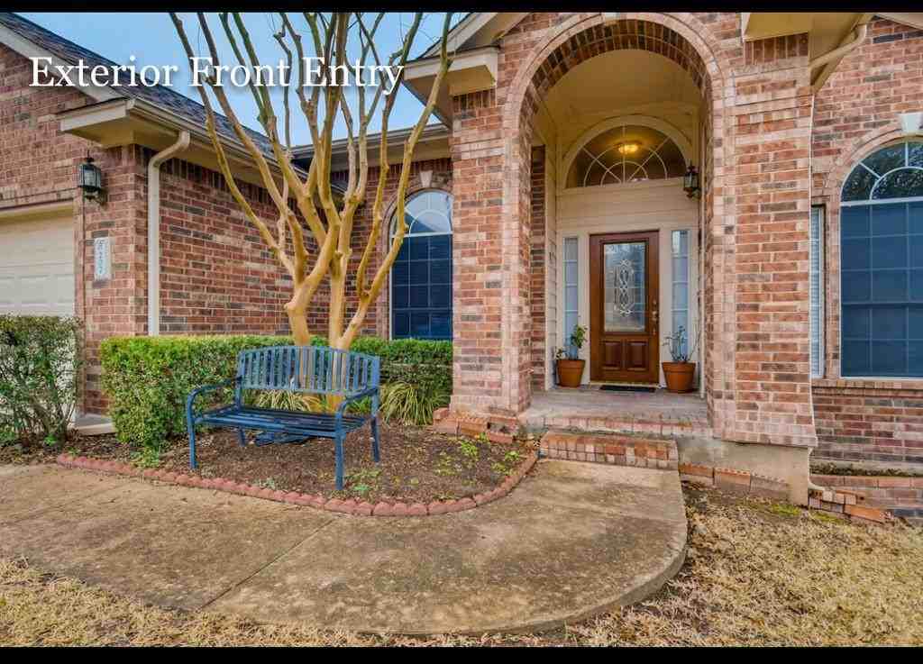 207 Chesapeake Bay Lane North - Photo 2 of 17