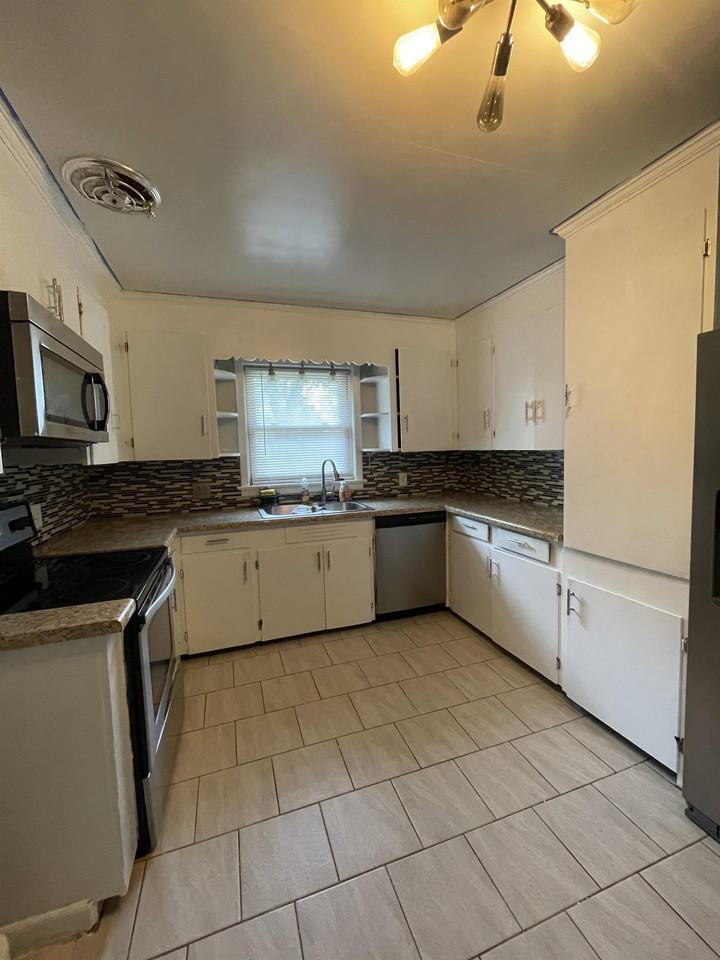 146 Chapel View Dr #1 - Photo 2 of 16