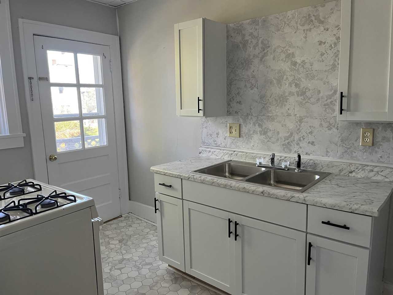 212 S 11th St #1 - Photo 2 of 10