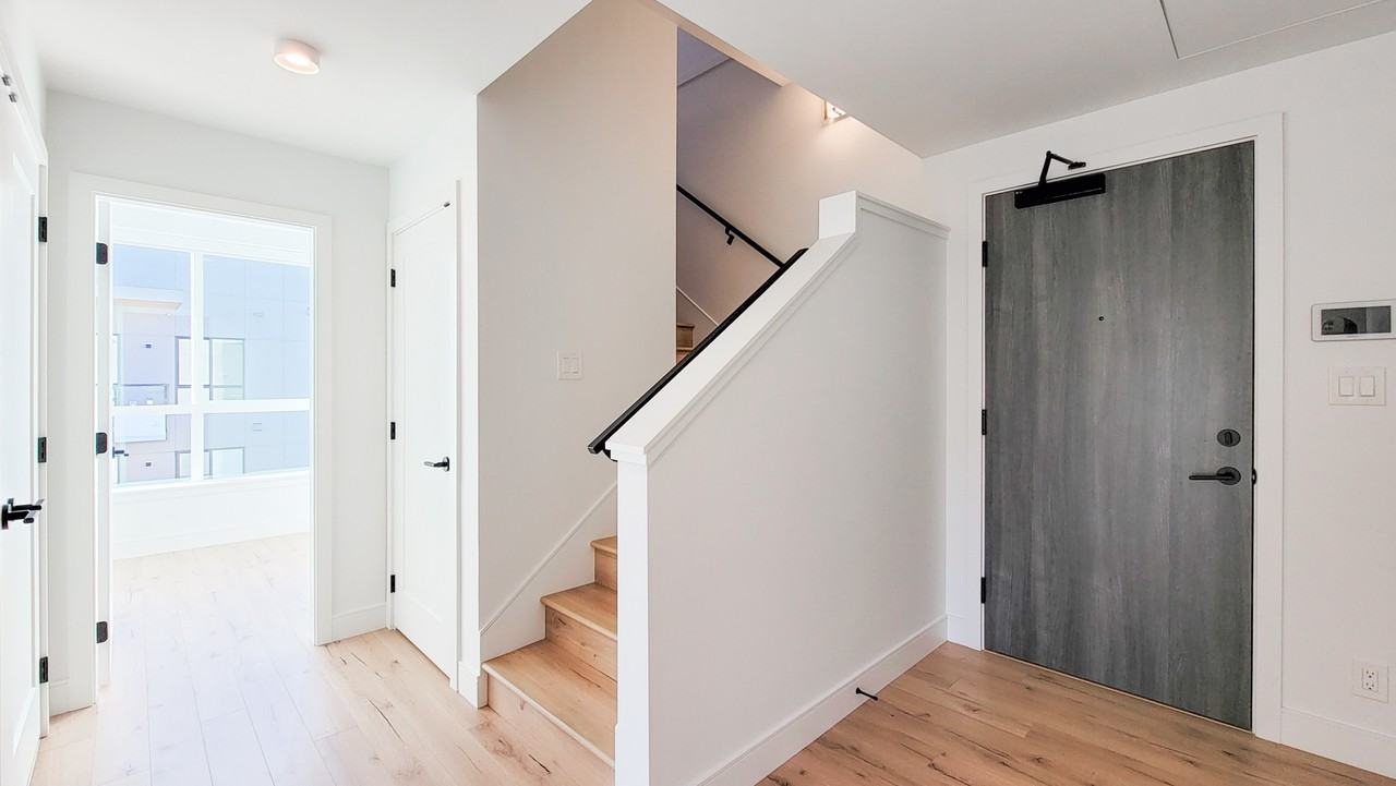 55 50 Electronic #611 - Photo 2 of 24