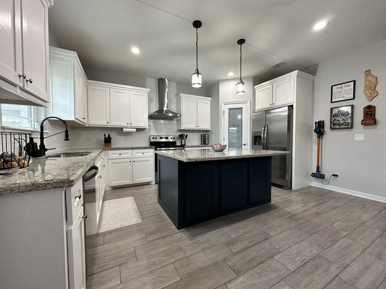 1763 The Park Dr #1 - Photo 3 of 11