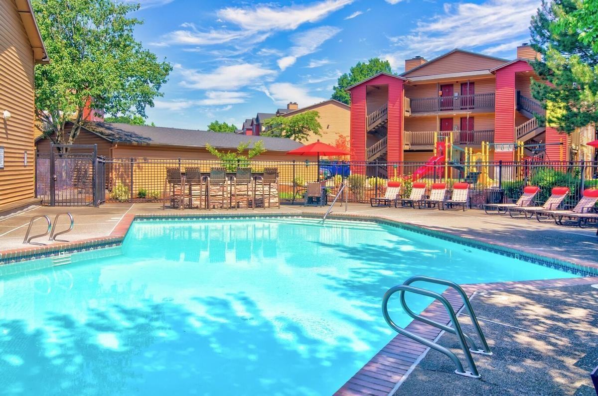 3181 Ne 23rd St - Photo 3 of 18