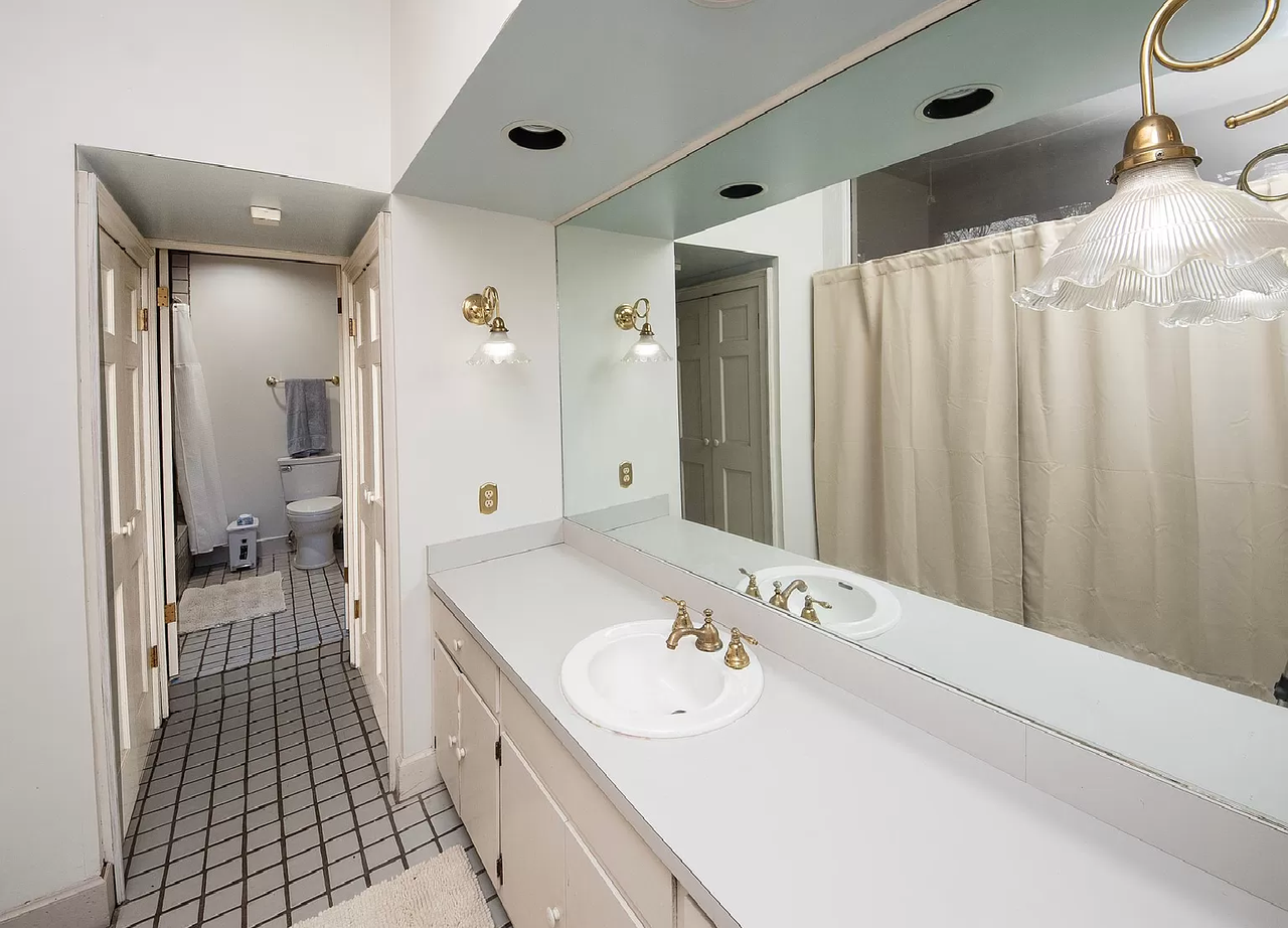 436 Clayton St - Photo 3 of 9