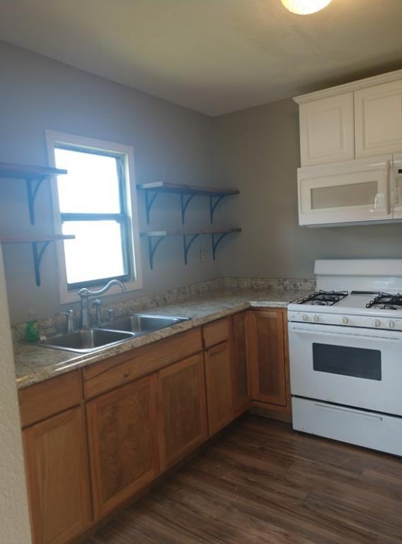 303 S Mcgregor St - Photo 3 of 6
