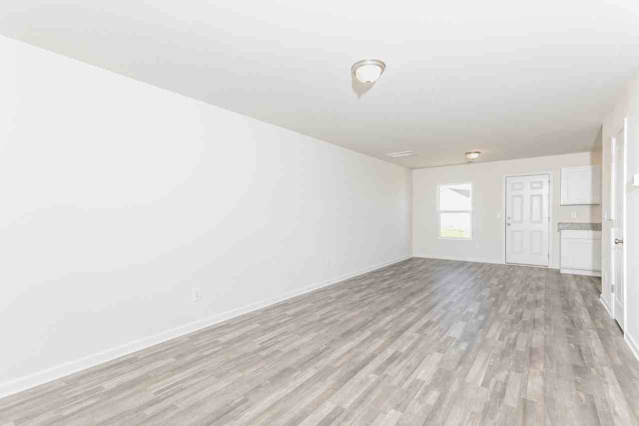 1441 Centipede Dr - Photo 2 of 15