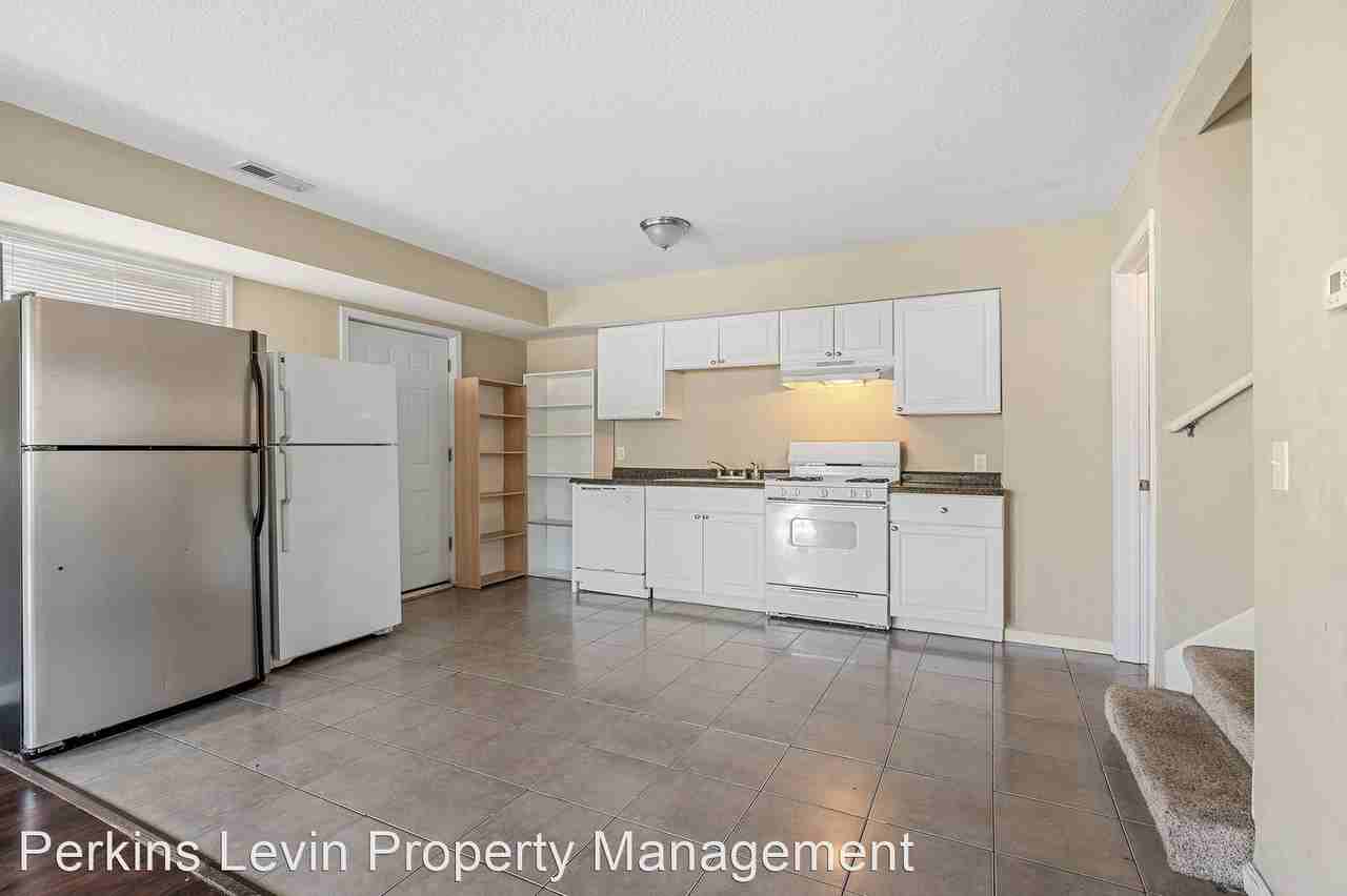 629 Oak St. SE - Photo 2 of 18