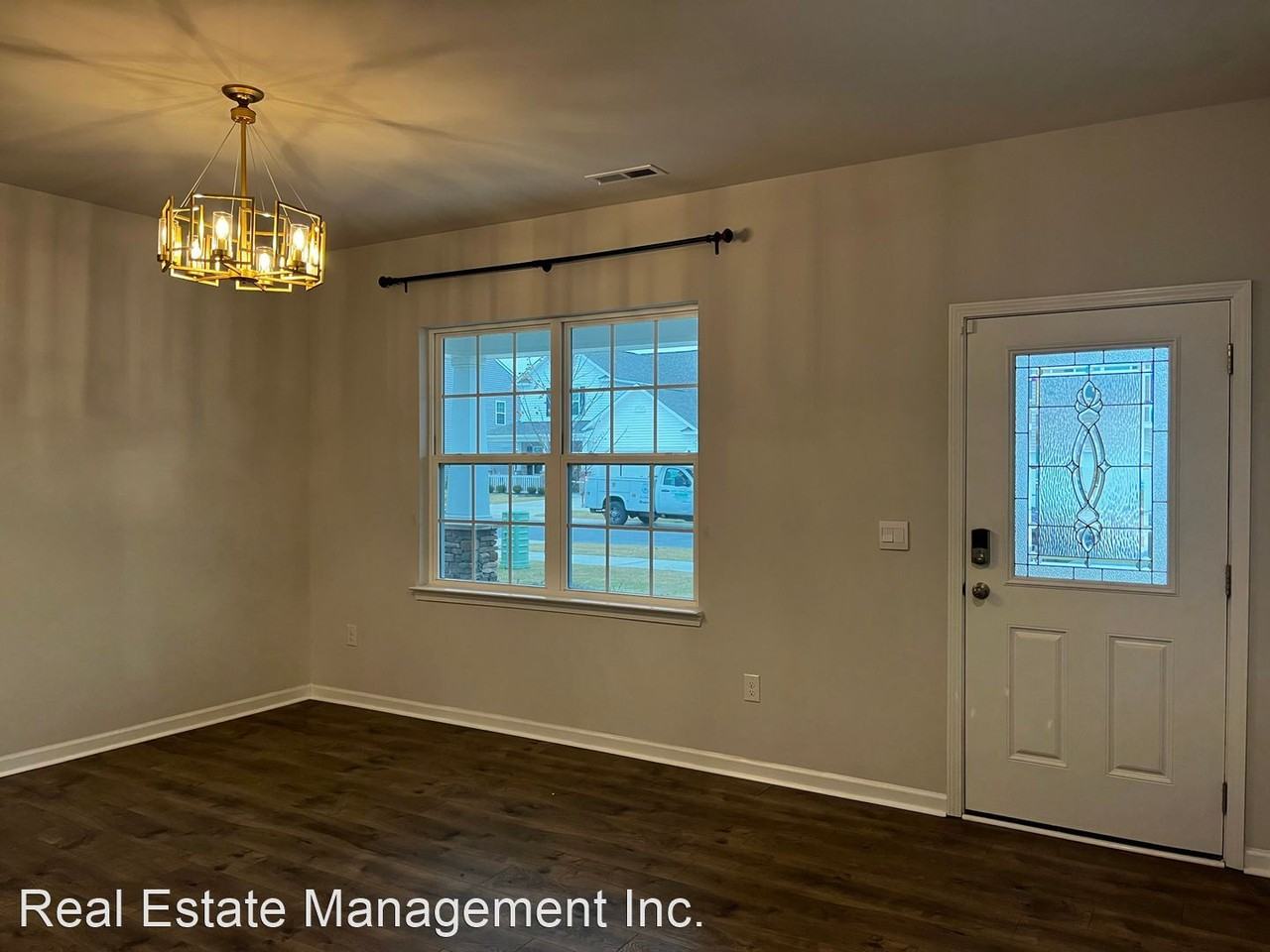 1010 Kellie Ct - Photo 2 of 29