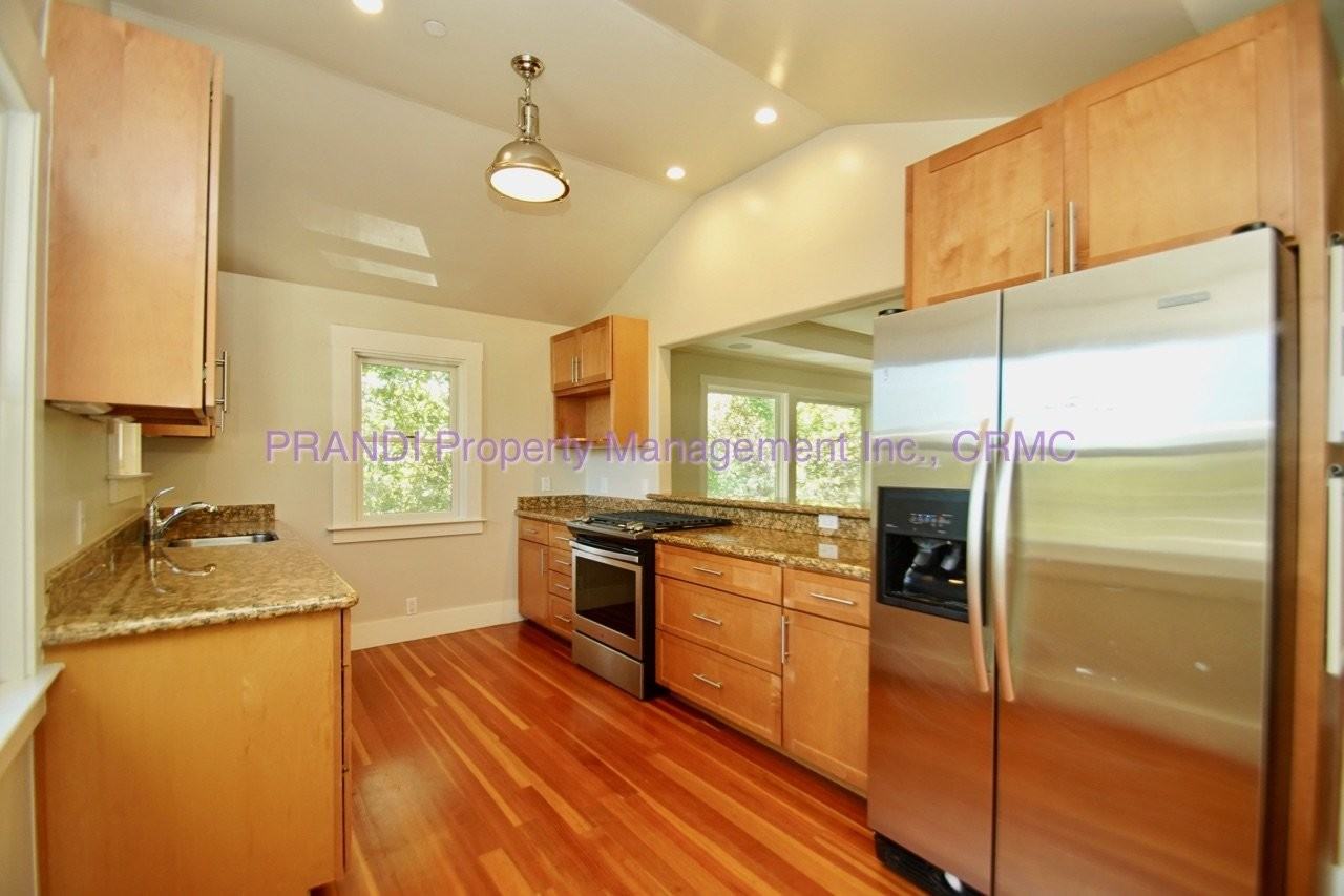 317 Montecito Ave - Photo 2 of 21