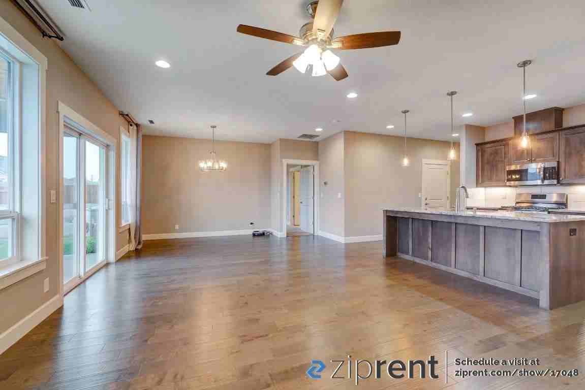 1610 Nw 24th Ave - Photo 2 of 14