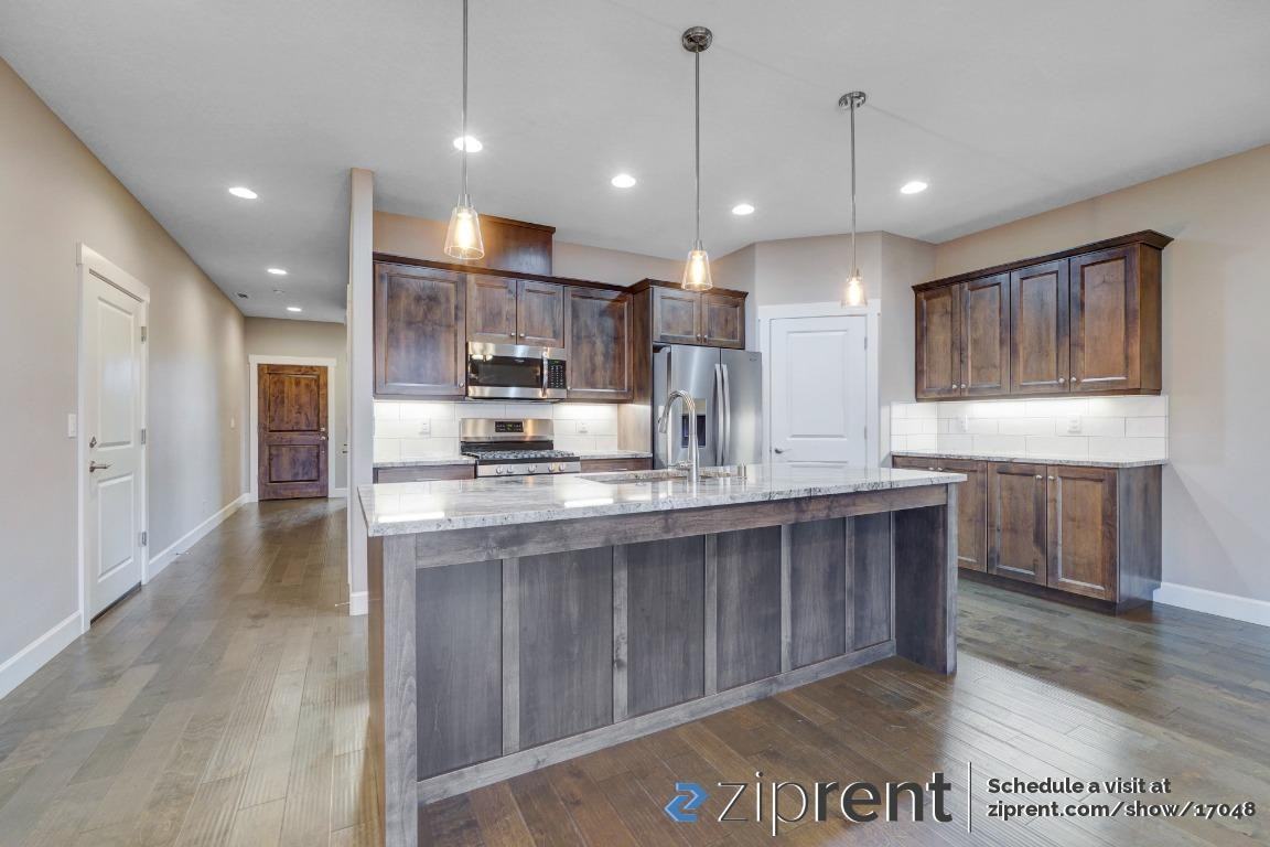 1610 Nw 24th Ave - Photo 3 of 14