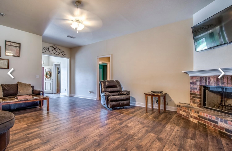 9306 Quincy Ave - Photo 3 of 4