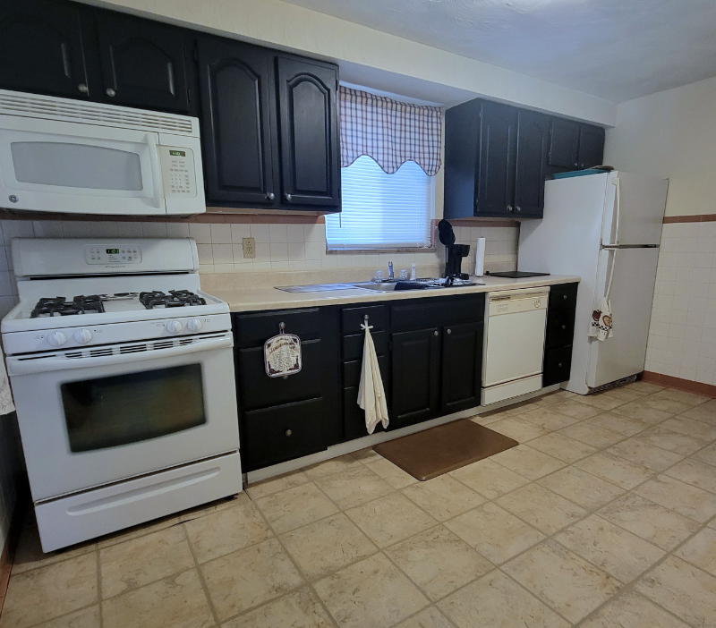 220 E 21st Ave - Photo 3 of 10