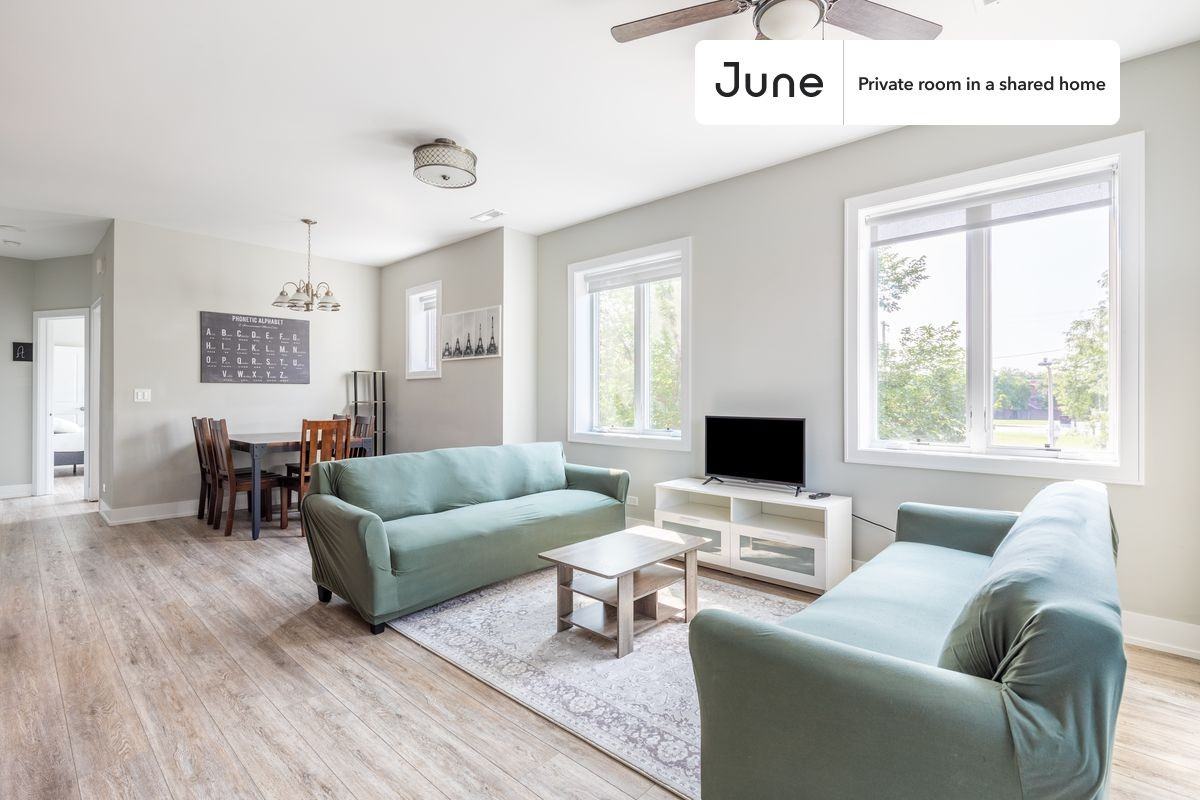 1119 S Loomis St #B - Photo 5 of 19