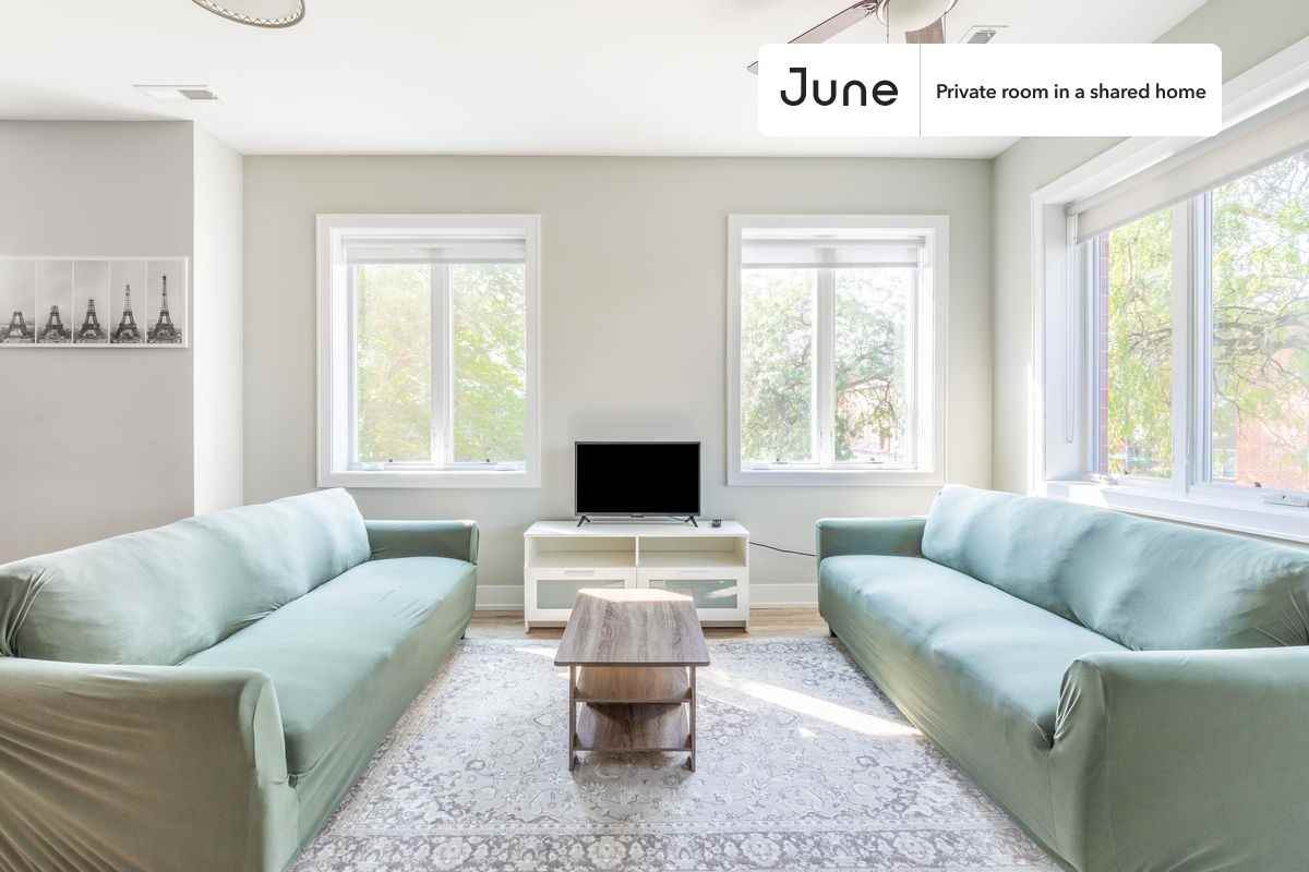 1119 S Loomis St #B - Photo 6 of 19