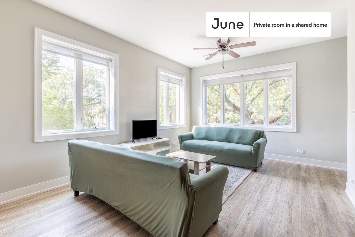 1119 S Loomis St #B - Photo 7 of 19