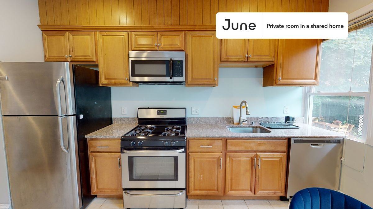 21 Rossmore St #A - Photo 5 of 11